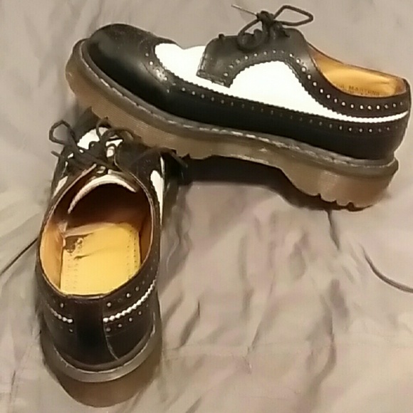 Dr. Martens Shoes - Dr. Martens VINTAGE EUC blk&white Oxford's
